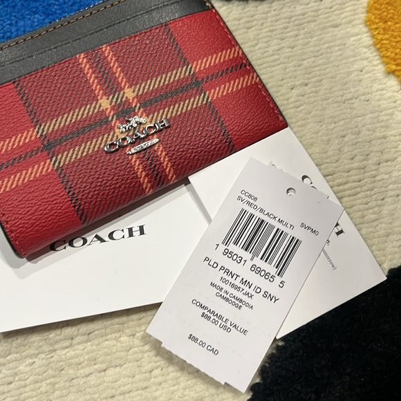 Brand new wallet for women 100% authentic for sale no need for heavy bags - Picture 5 of 5